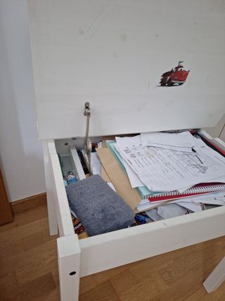 Mesa infantil blanca de madera