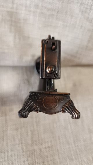 Sacapuntas antiguo Máquina Coser