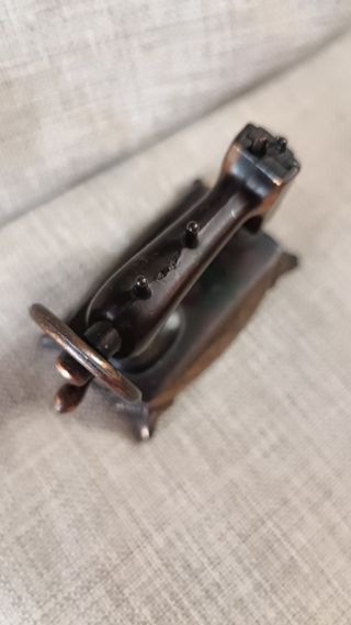 Sacapuntas antiguo Máquina Coser