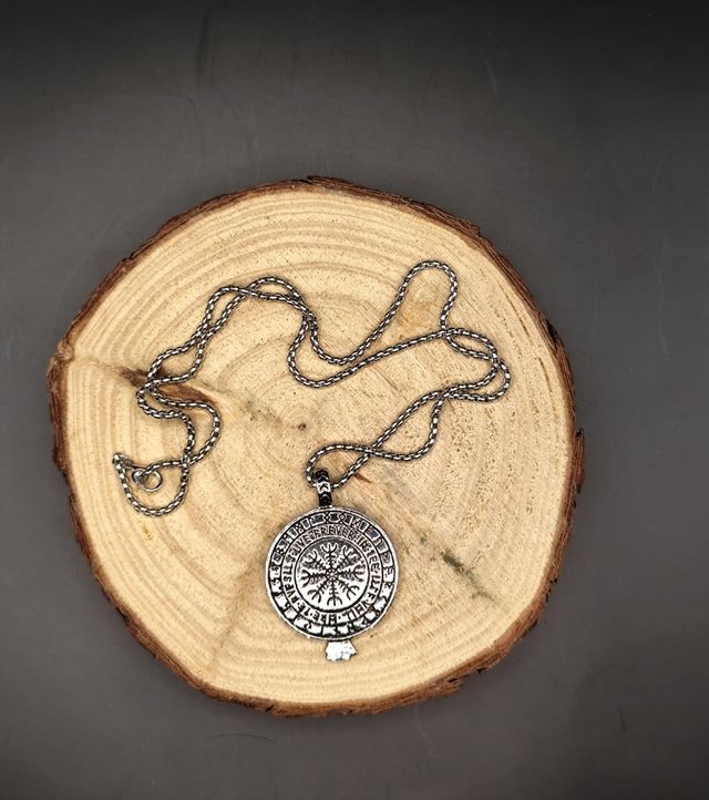 Colar Vegvísir Viking - Prata