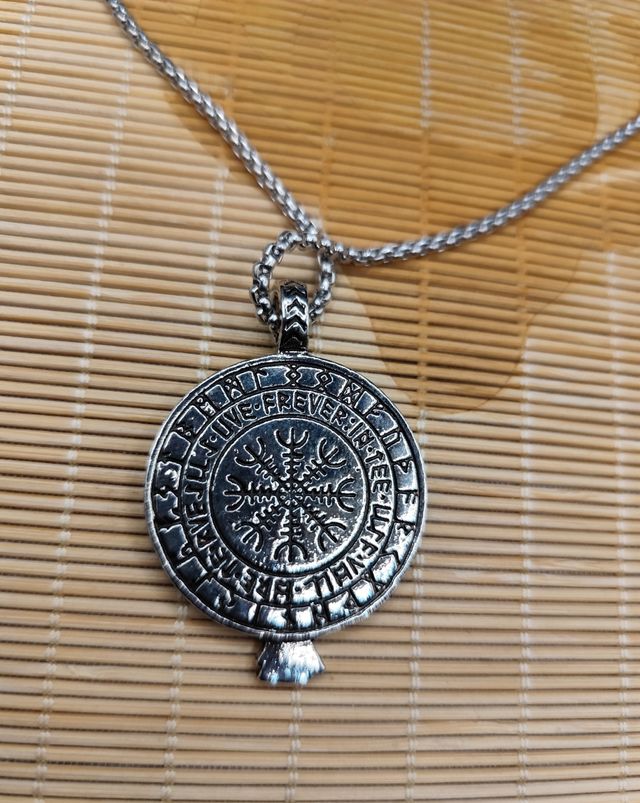 Colar Vegvísir Viking - Prata