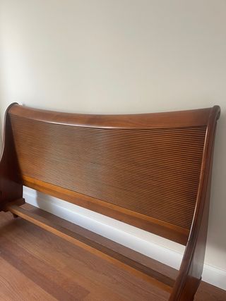 Cabecero cama clásico madera. 