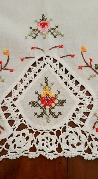 3 Tovagliette ricamate vintage