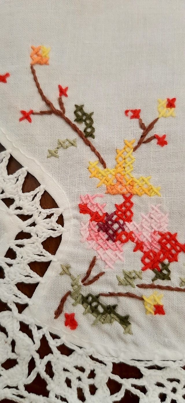 3 Tovagliette ricamate vintage