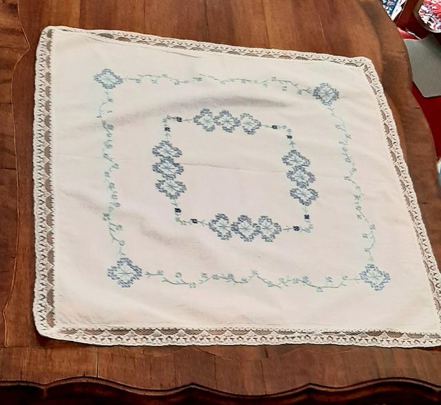 3 Tovagliette ricamate vintage