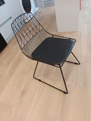 Silla negra metal diseño