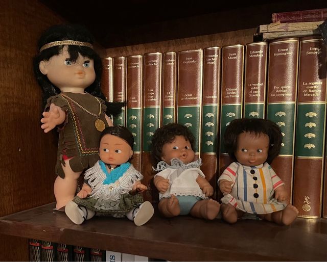 4 Muñecas: 3 Barriguitas + 1 india