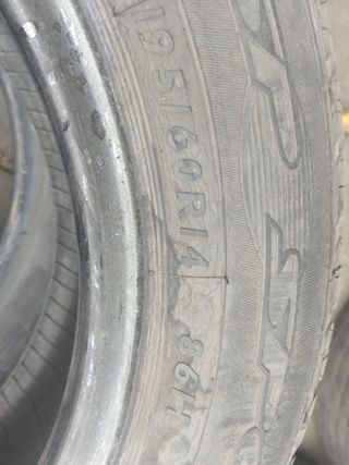 Neumáticos 195/60 R14 usados