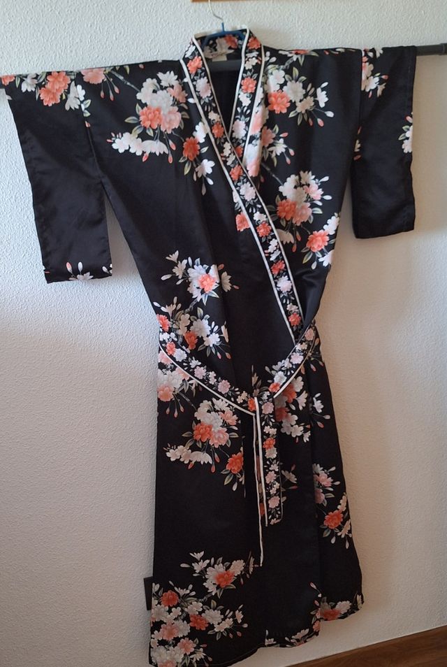 Kimono floral negro | Talla 48