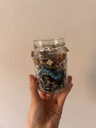 “Mystery Jewelry Jar” Bote con Joyas Variadas
