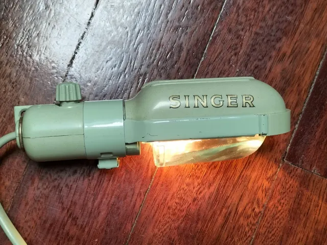 Lampara Singer vintage para maquina coser