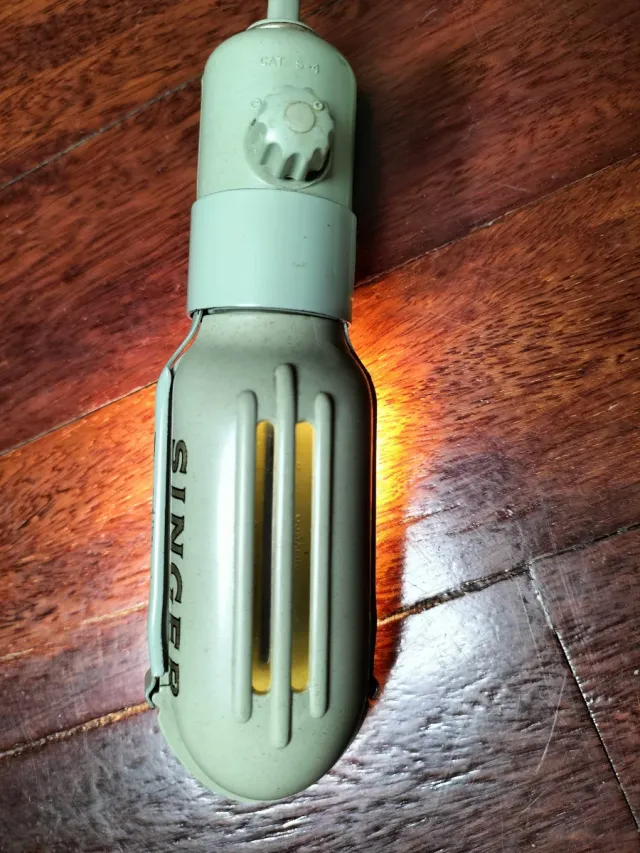 Lampara Singer vintage para maquina coser