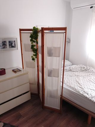 Biombo separador de madera