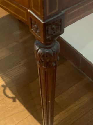 Cómoda francesa antigua pequena