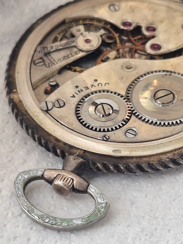 Reloj de bolsillo de plata antiguo Juvenia