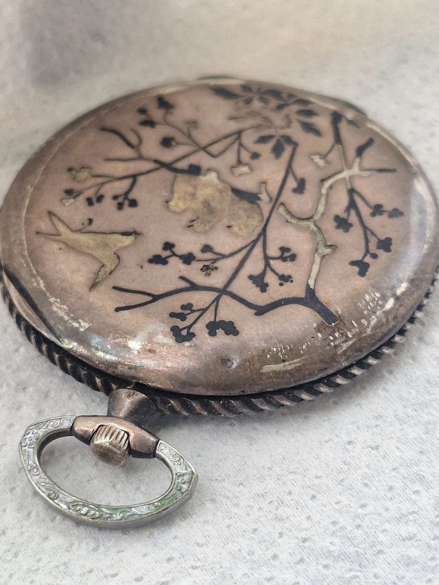 Reloj de bolsillo de plata antiguo Juvenia