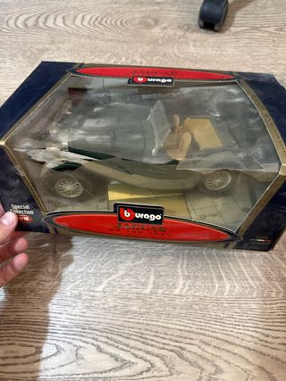 Burago Jaguar SS 100 1937 1/18