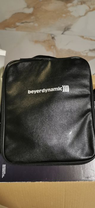 Beyerdynamic DT 880 Premium
32 Ohms 