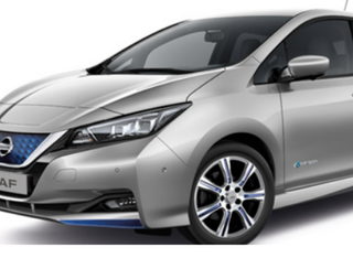 Nissan Leaf - Embellecedor delantero azul