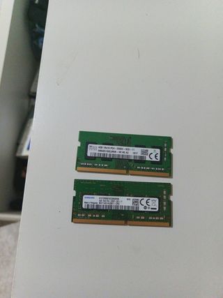 RAM DDR4 8GB (2x4GB) - SK hynix, Samsung