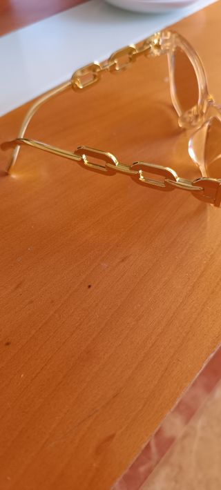 Gafas de sol estilo cadena beige