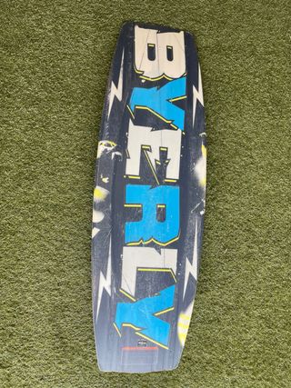 TABLA WAKEBOARD JOB BYERLY 141CM