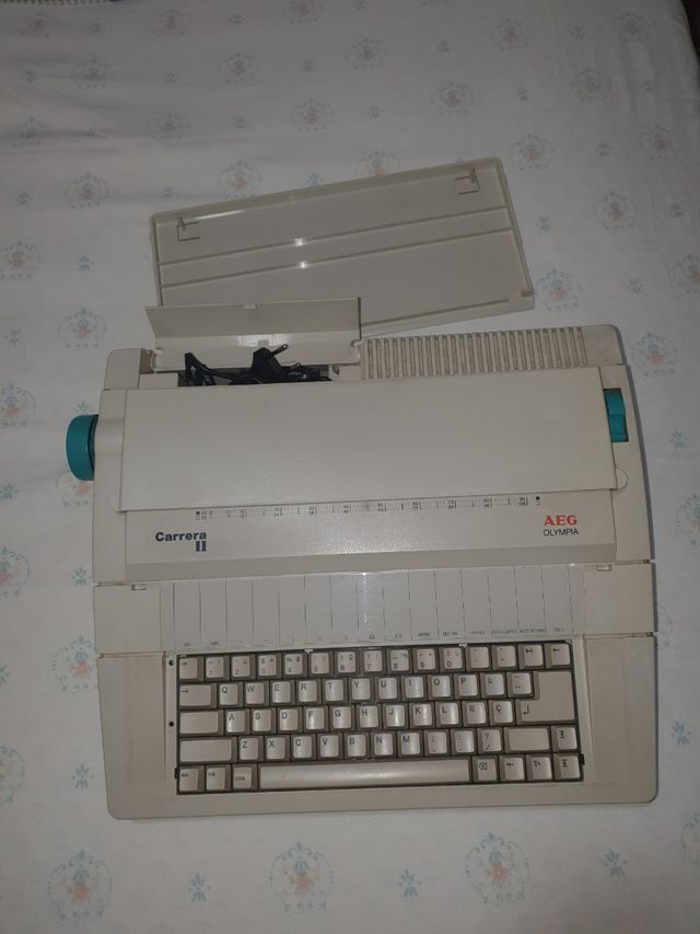 Máquina escribir AEG Olympia Carrera II
