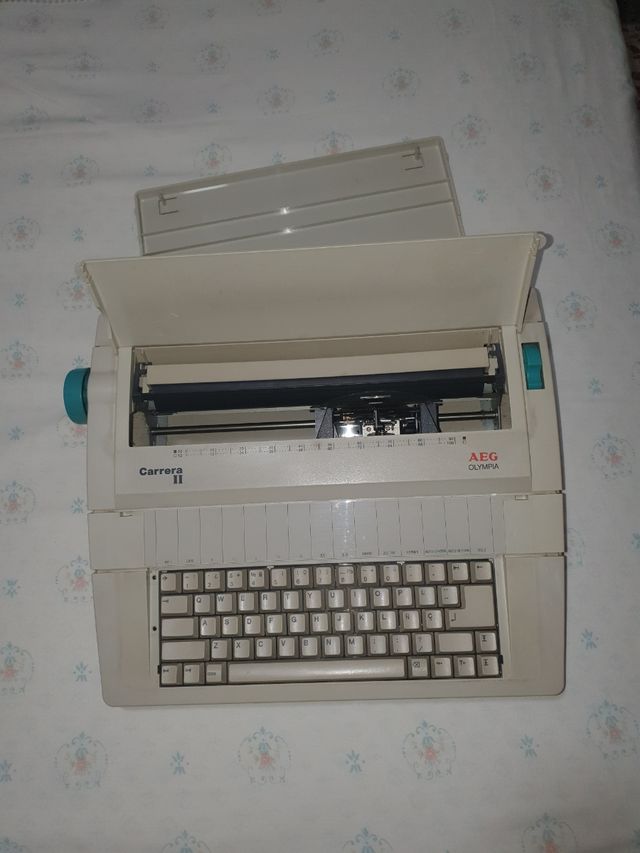 Máquina escribir AEG Olympia Carrera II