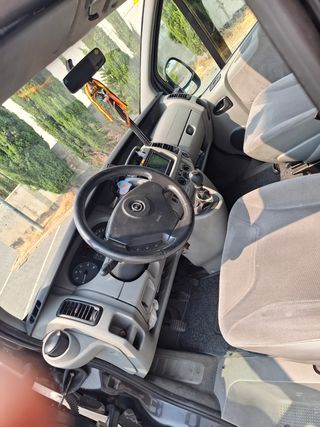 Opel Vivaro 2006