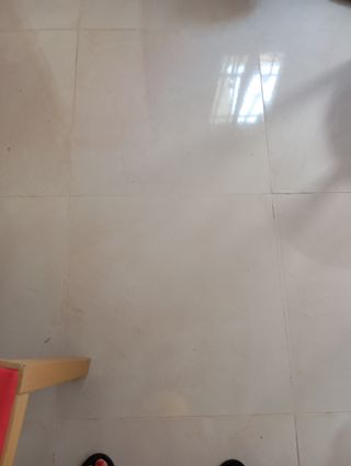 Suelo porcelánico nuevo 24 metros a 4 el metro