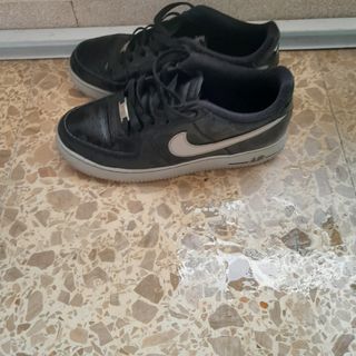 Nike Air Force 1 - zapatillas negras
