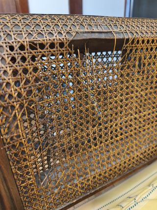 Sofá antiguo madera ratán