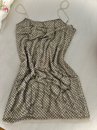 Vestido Zara corto beige