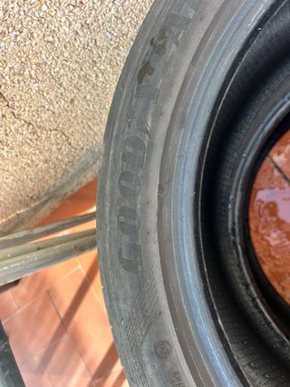 2 Neumáticos Goodyear 245/45/19