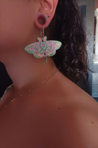 Pendientes polilla