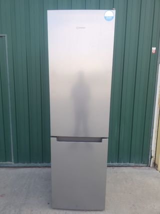 OCASIÓN !! COMBI INDESIT INOX 2 MTS.