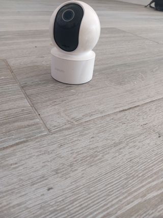 Cámara Xiaomi - vigilancia y viene con su cargador