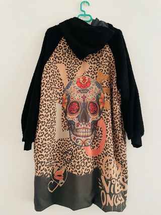 Chaqueta leopardo y calavera 