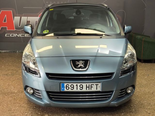 Peugeot 5008 2011