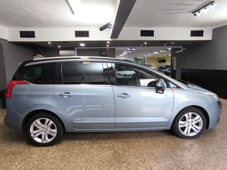Peugeot 5008 2011
