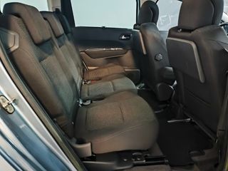 Peugeot 5008 2011