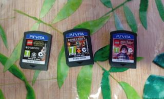 PS Vita PCH 2016 nero + 3 giochi + cover