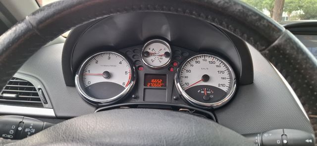 Peugeot 207 - Veicolo