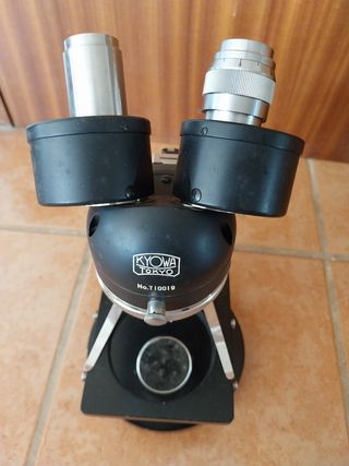Microscopio Kyowa antiguo