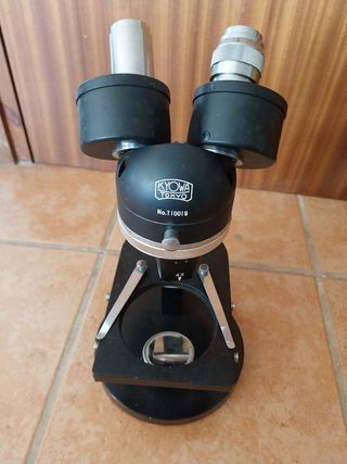 Microscopio Kyowa antiguo
