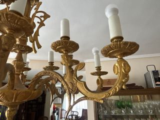 Lampara  bronce 8 brazos y 16 luces estilo antiguo