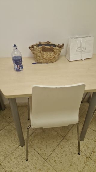 Busco trabajo de cajera camarera limpieza .