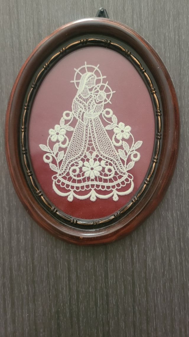 Virgen hilo enmarcada - Artesanía
