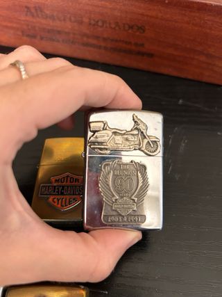5 Zippos: Harley, Marlboro, Clásicos