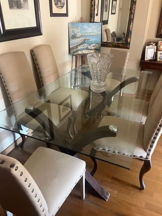 Mesa cristal + 6 sillas beige